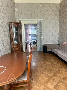 Kirayə verilir 2 otaqlı köhnə tikili 50 m²