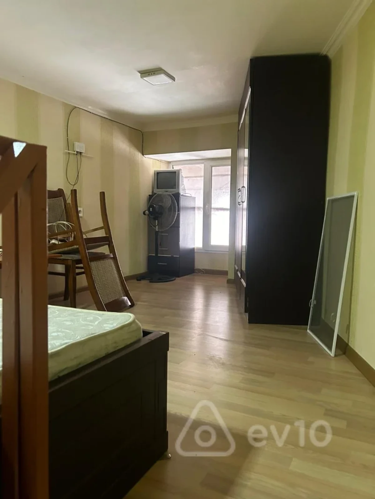 Kirayə verilir 2 otaqlı köhnə tikili 50 m²