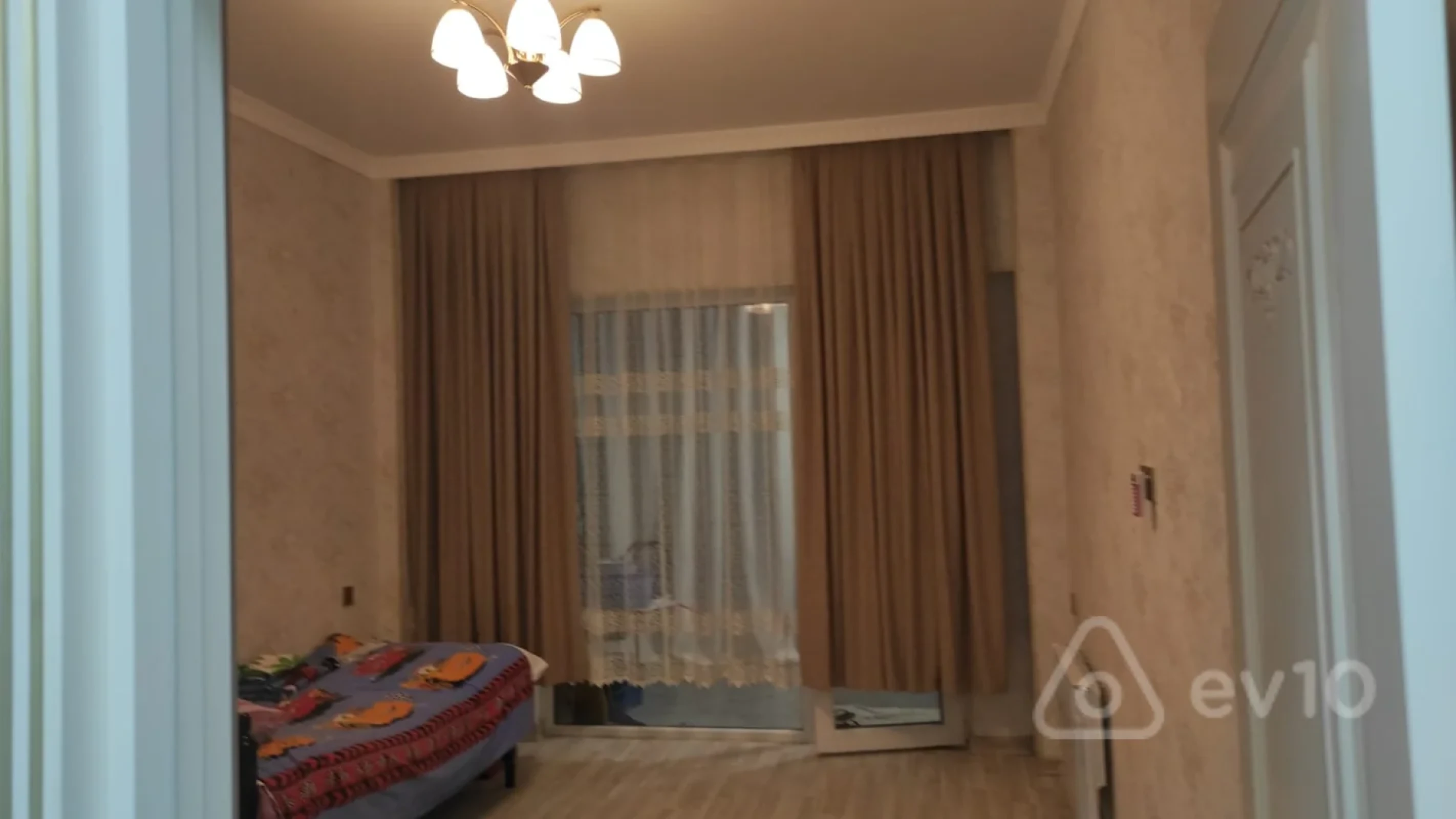 Kirayə verilir 2 otaqlı yeni tikili 65 m²