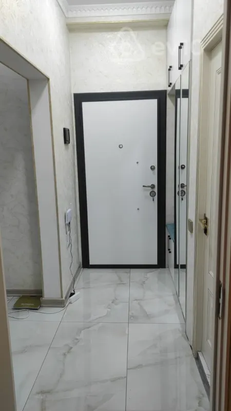 Kirayə verilir 2 otaqlı yeni tikili 65 m²