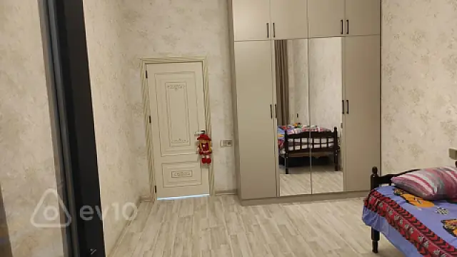 Kirayə verilir 2 otaqlı yeni tikili 65 m²