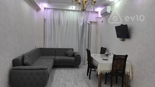 Kirayə verilir 2 otaqlı yeni tikili 65 m²