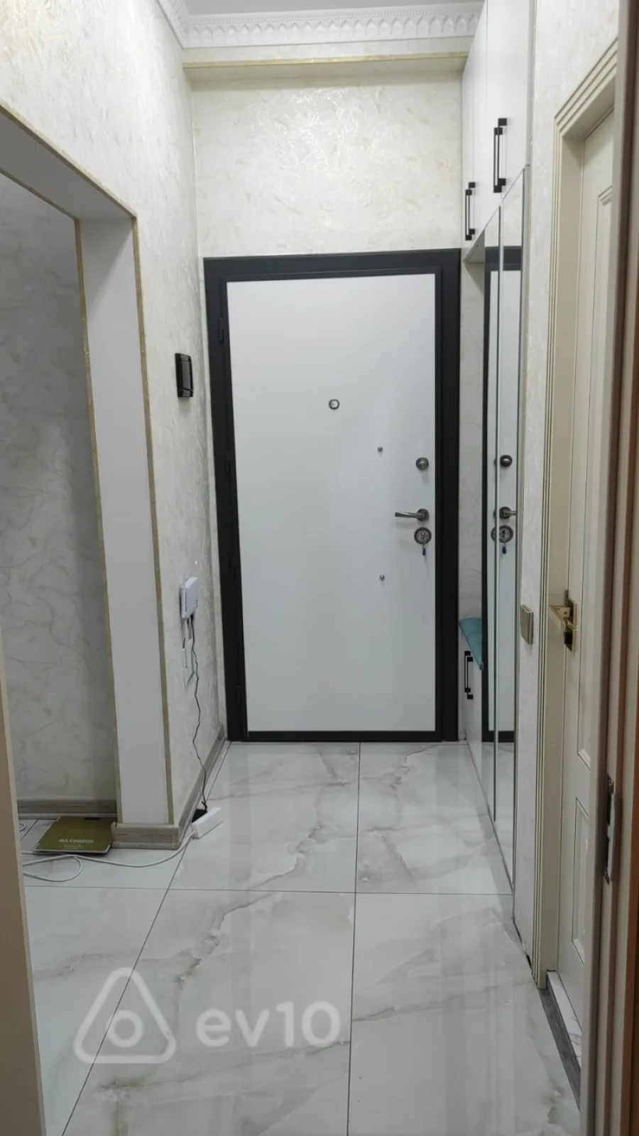 Kirayə verilir 2 otaqlı yeni tikili 65 m²
