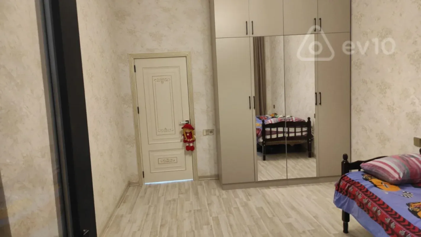 Kirayə verilir 2 otaqlı yeni tikili 65 m²