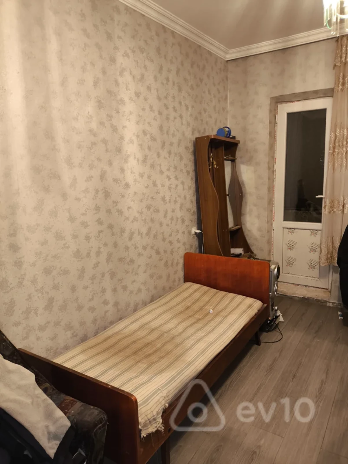 Kirayə verilir 2 otaqlı köhnə tikili 100 m²