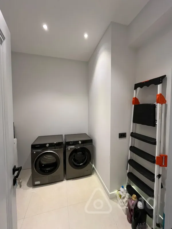 Kirayə verilir 2 otaqlı yeni tikili 94 m²