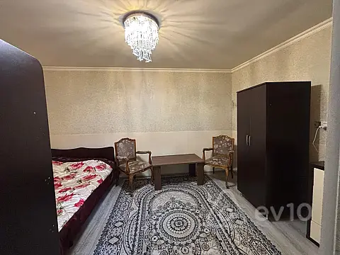 Kirayə verilir 2 otaqlı həyət evi 42 m²