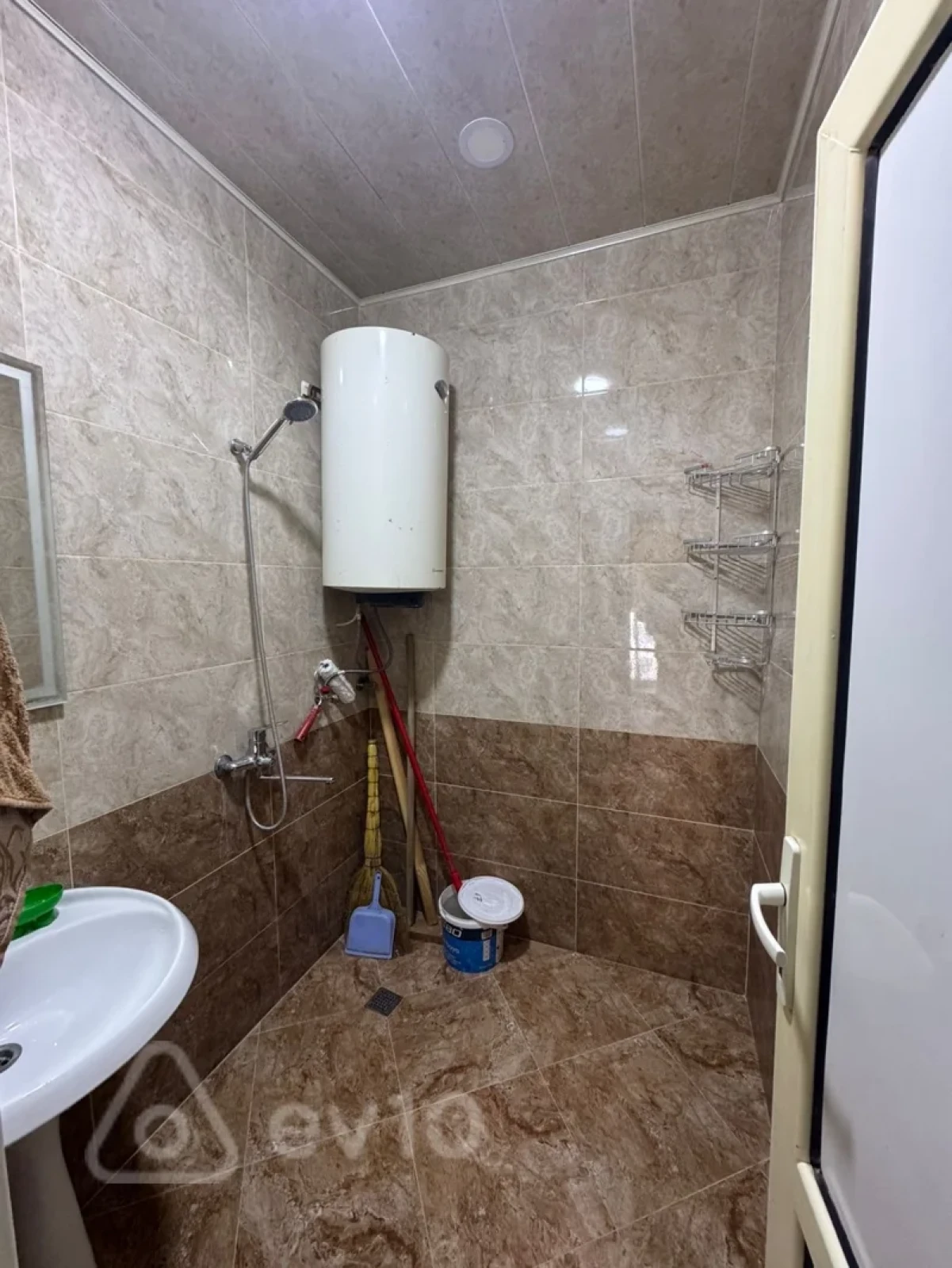 Kirayə verilir 2 otaqlı köhnə tikili 40 m²