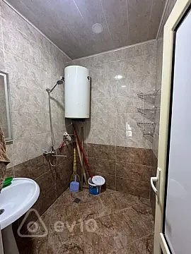 Kirayə verilir 2 otaqlı köhnə tikili 40 m²