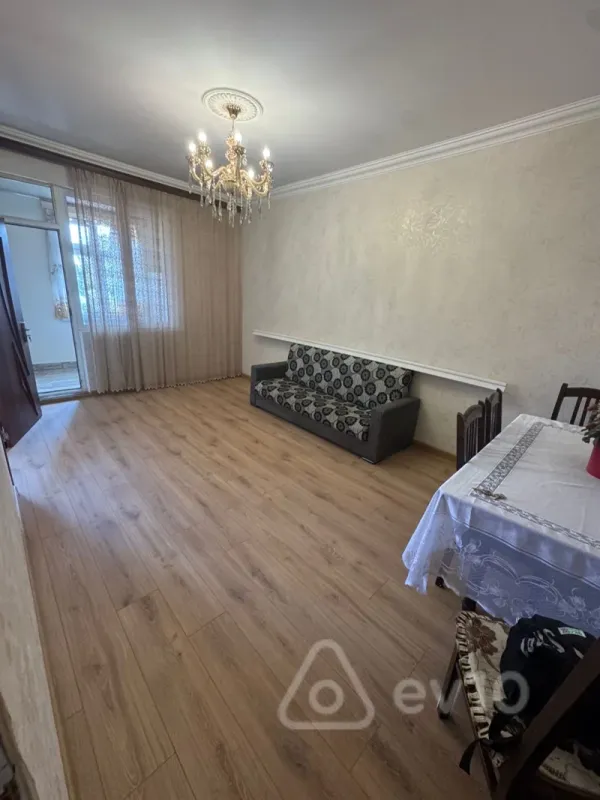 Kirayə verilir 2 otaqlı köhnə tikili 40 m²