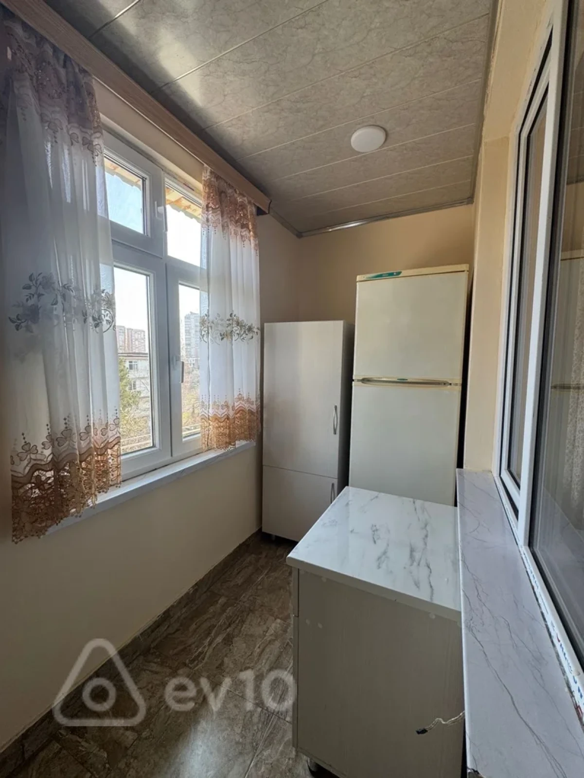 Kirayə verilir 2 otaqlı köhnə tikili 40 m²
