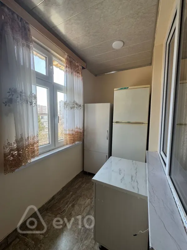 Kirayə verilir 2 otaqlı köhnə tikili 40 m²