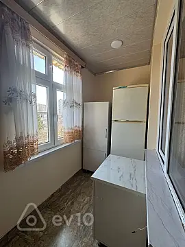 Kirayə verilir 2 otaqlı köhnə tikili 40 m²