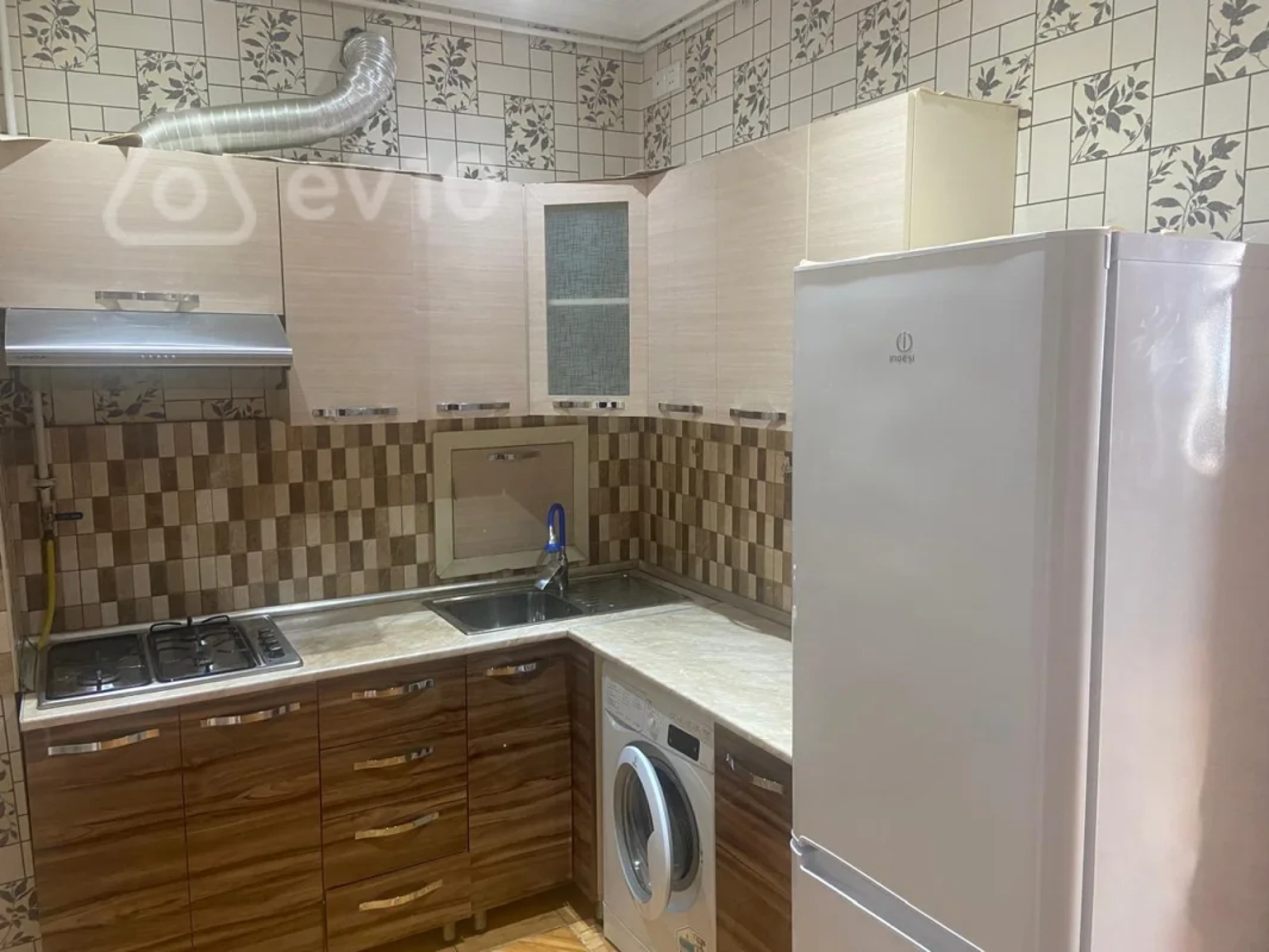 Kirayə verilir 2 otaqlı yeni tikili 70 m²