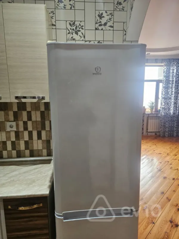 Kirayə verilir 2 otaqlı yeni tikili 70 m²