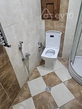 Kirayə verilir 2 otaqlı yeni tikili 70 m²