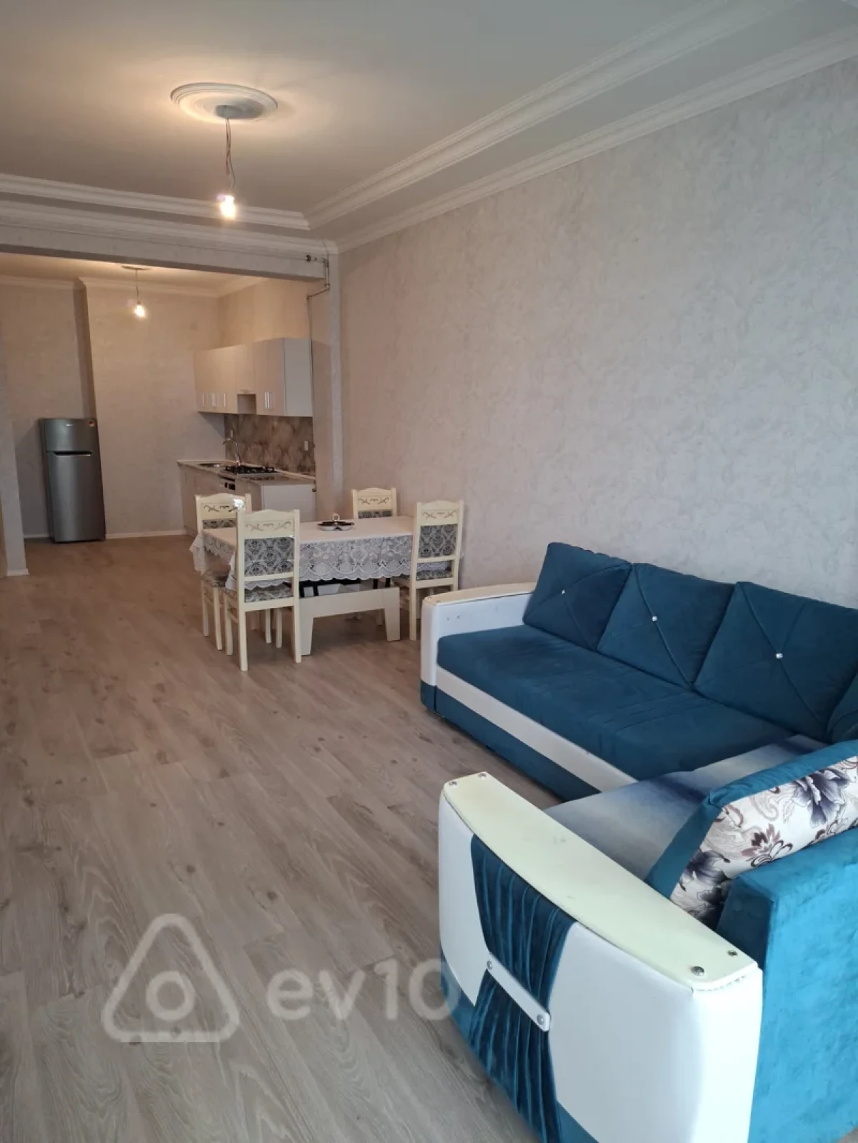 Kirayə verilir 2 otaqlı yeni tikili 77 m²