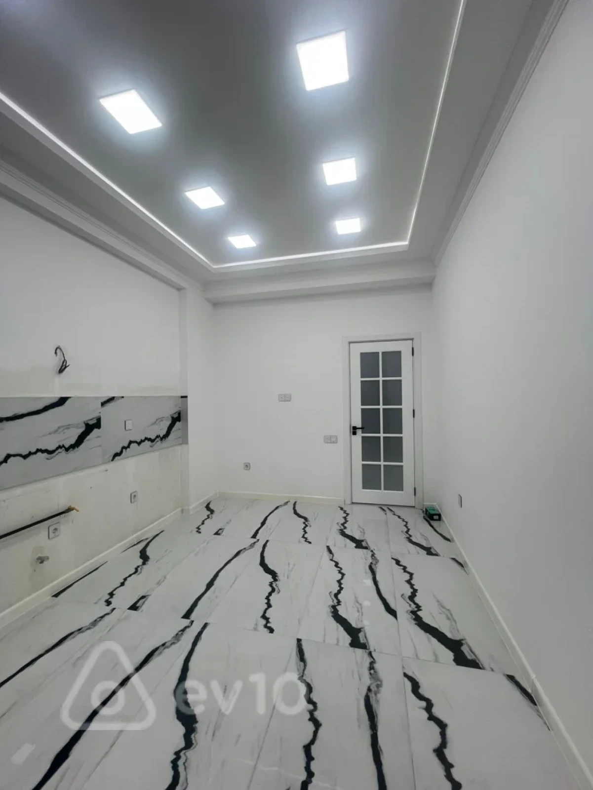 Satılır 3 otaqlı yeni tikili 127 m²