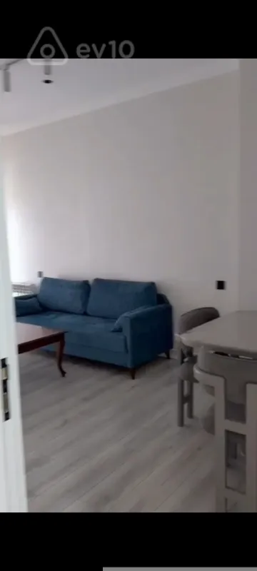Kirayə verilir 2 otaqlı yeni tikili 55 m²