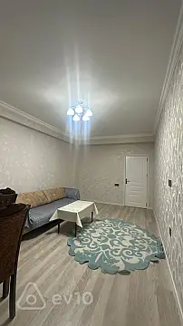 Kirayə verilir 2 otaqlı köhnə tikili 53 m²