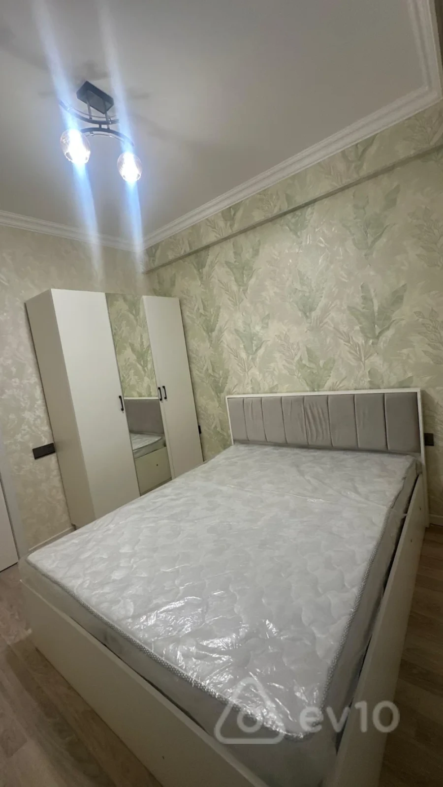 Kirayə verilir 2 otaqlı köhnə tikili 53 m²