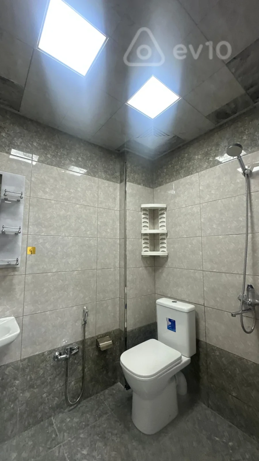 Kirayə verilir 2 otaqlı köhnə tikili 53 m²