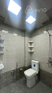 Kirayə verilir 2 otaqlı köhnə tikili 53 m²