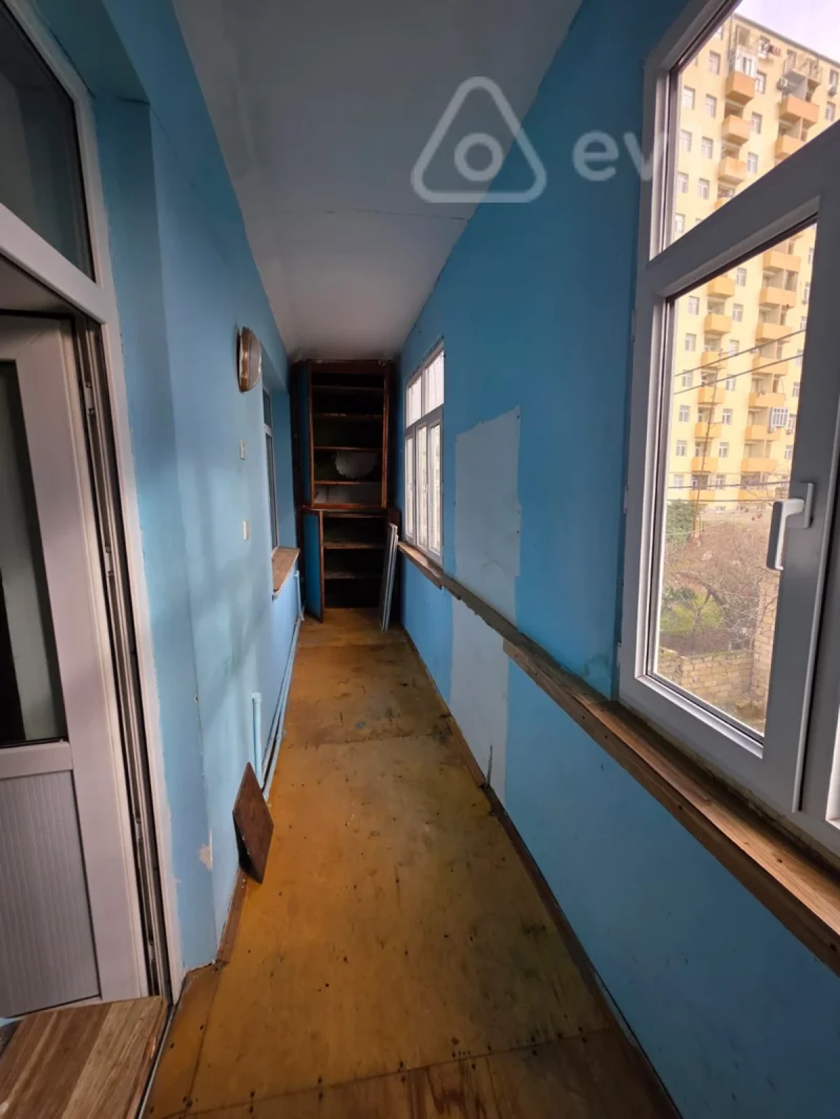 Kirayə verilir 4 otaqlı köhnə tikili 97 m²