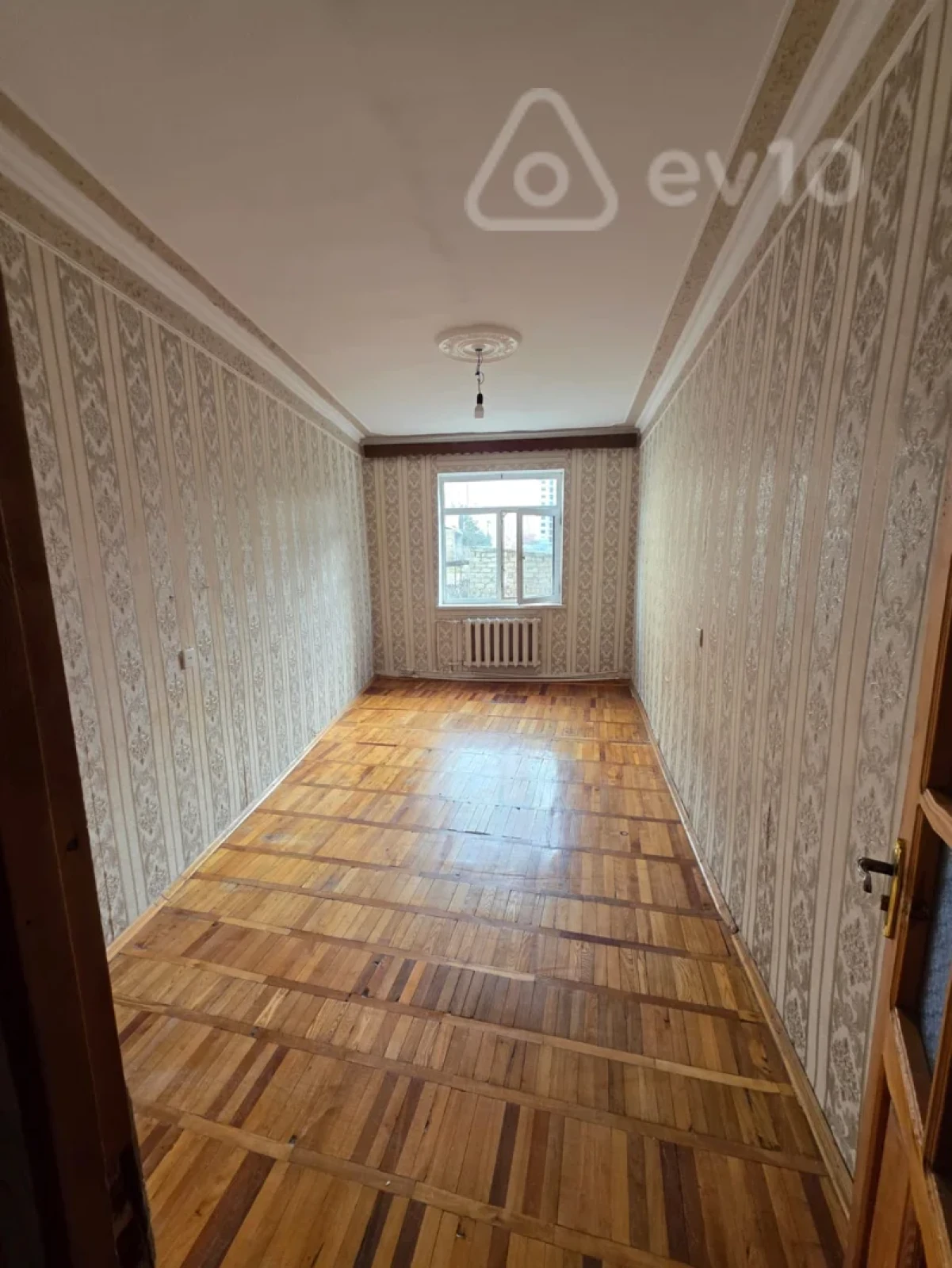 Kirayə verilir 4 otaqlı köhnə tikili 97 m²