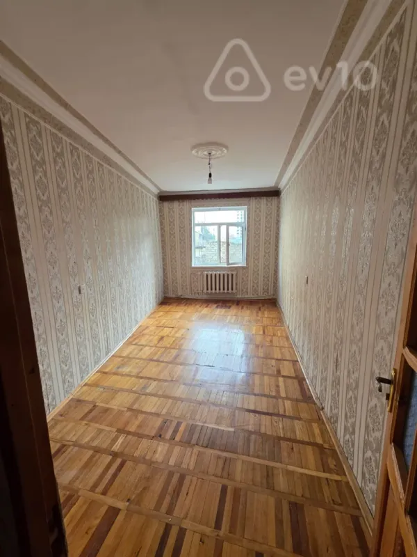 Kirayə verilir 4 otaqlı köhnə tikili 97 m²