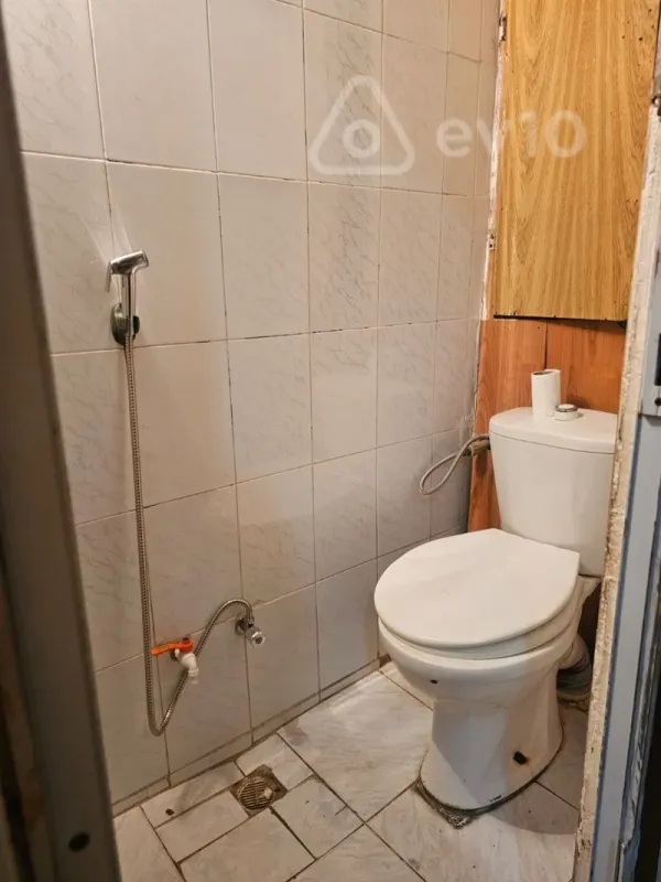 Kirayə verilir 4 otaqlı köhnə tikili 97 m²