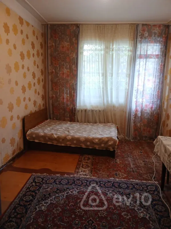 Kirayə verilir 1 otaqlı köhnə tikili 30 m²