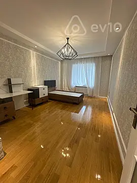 Satılır 3 otaqlı köhnə tikili 85 m²