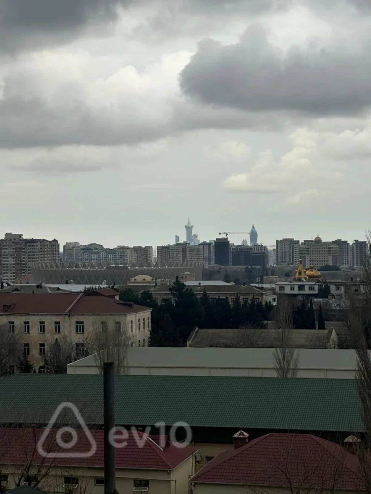 Satılır 3 otaqlı köhnə tikili 85 m²