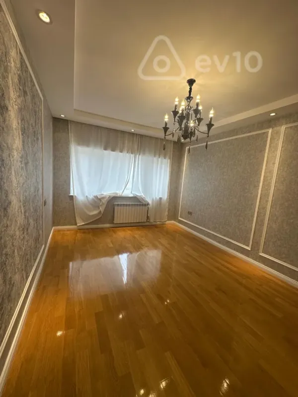 Satılır 3 otaqlı köhnə tikili 85 m²