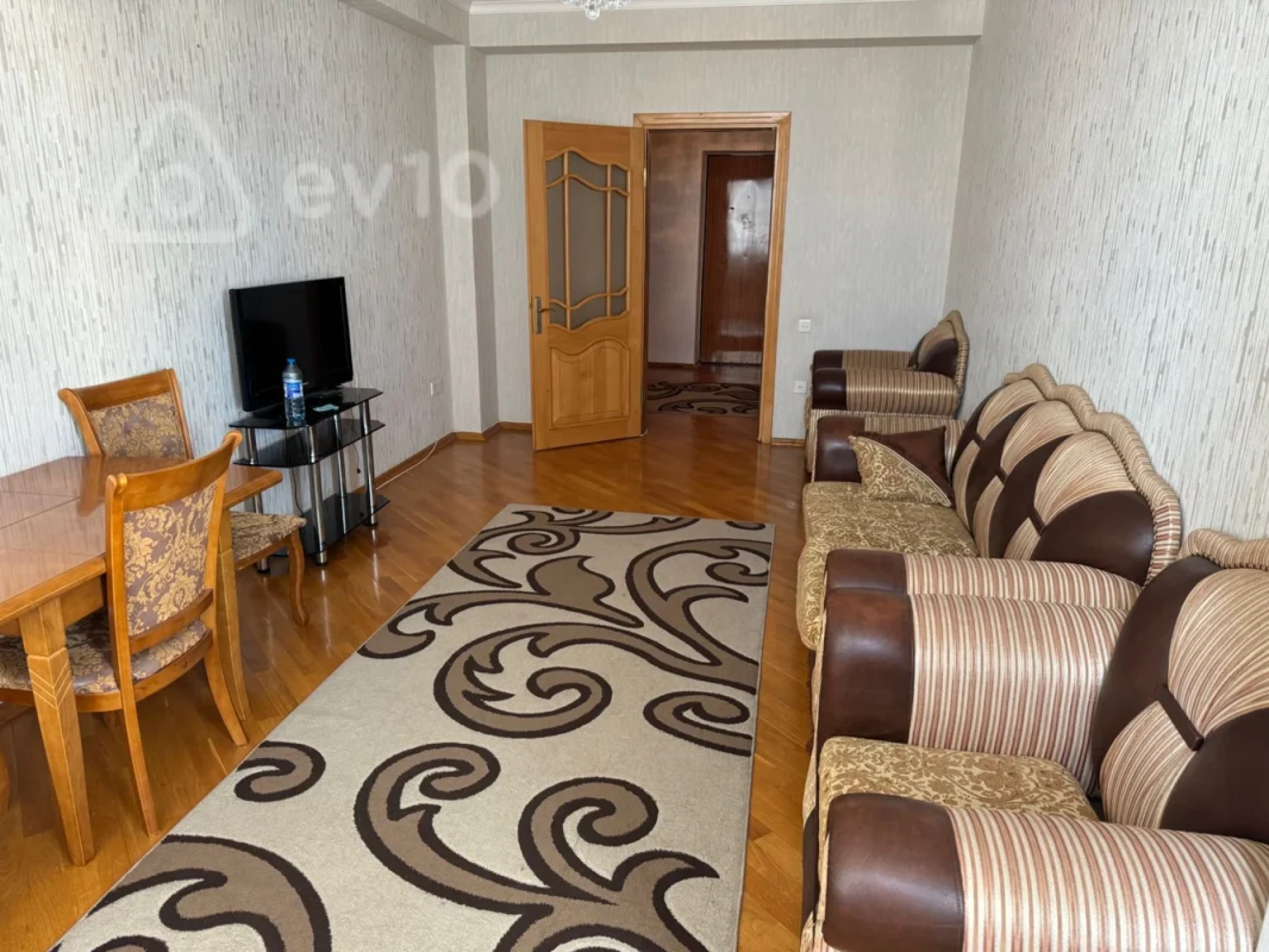 Kirayə verilir 2 otaqlı yeni tikili 90 m²