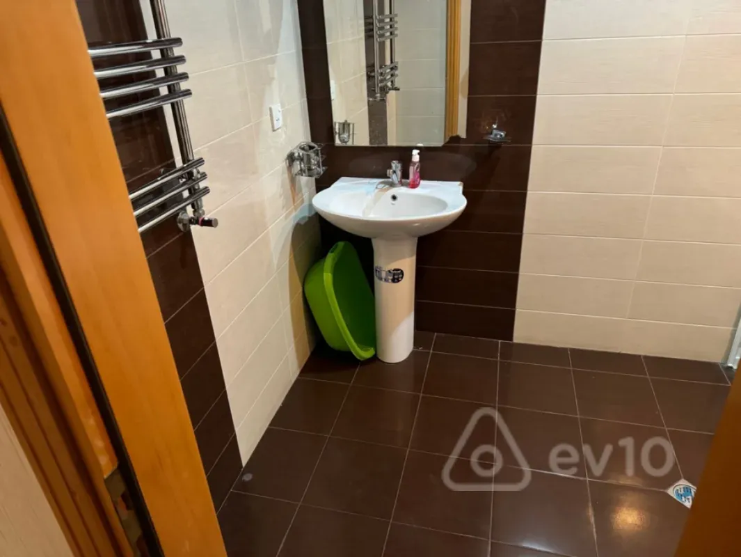 Kirayə verilir 2 otaqlı yeni tikili 90 m²