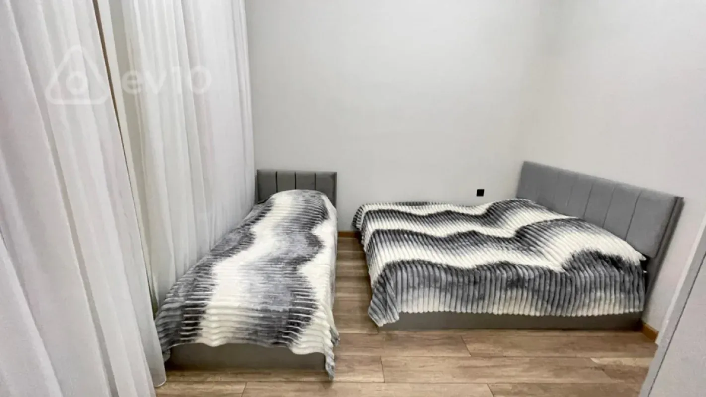 Kirayə verilir 2 otaqlı köhnə tikili 60 m²