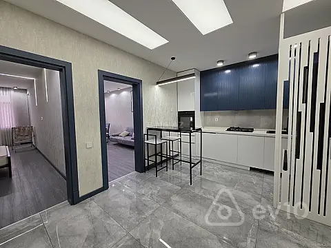 Kirayə verilir 2 otaqlı yeni tikili 78 m²