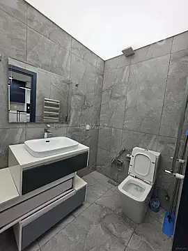 Kirayə verilir 2 otaqlı yeni tikili 78 m²