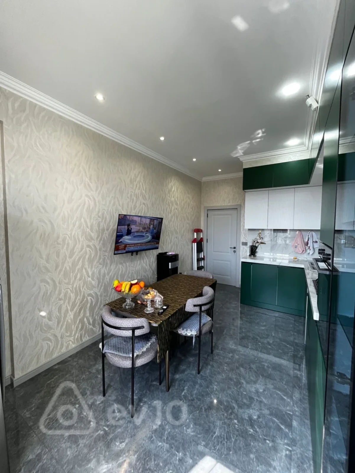 Satılır 4 otaqlı yeni tikili 170 m²