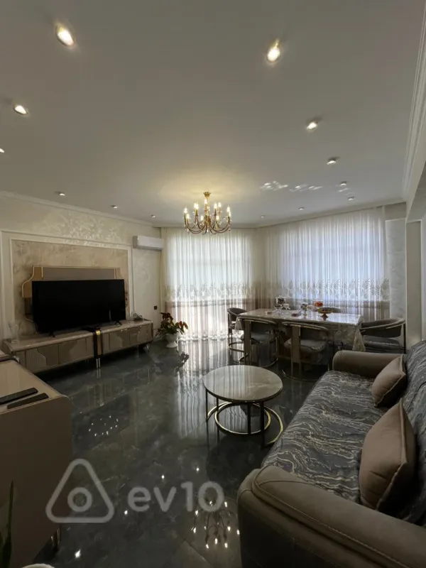 Satılır 4 otaqlı yeni tikili 170 m²