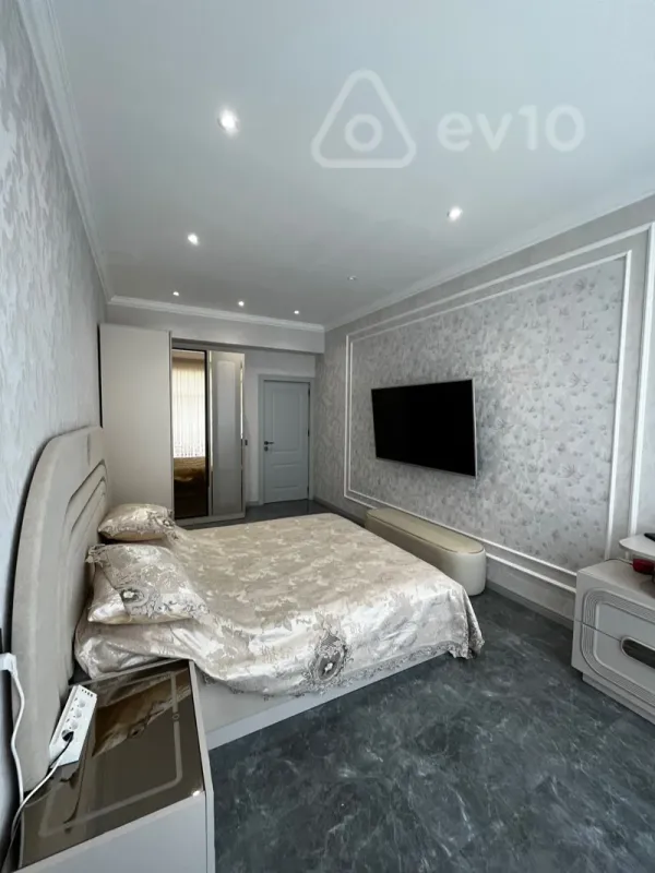 Satılır 4 otaqlı yeni tikili 170 m²