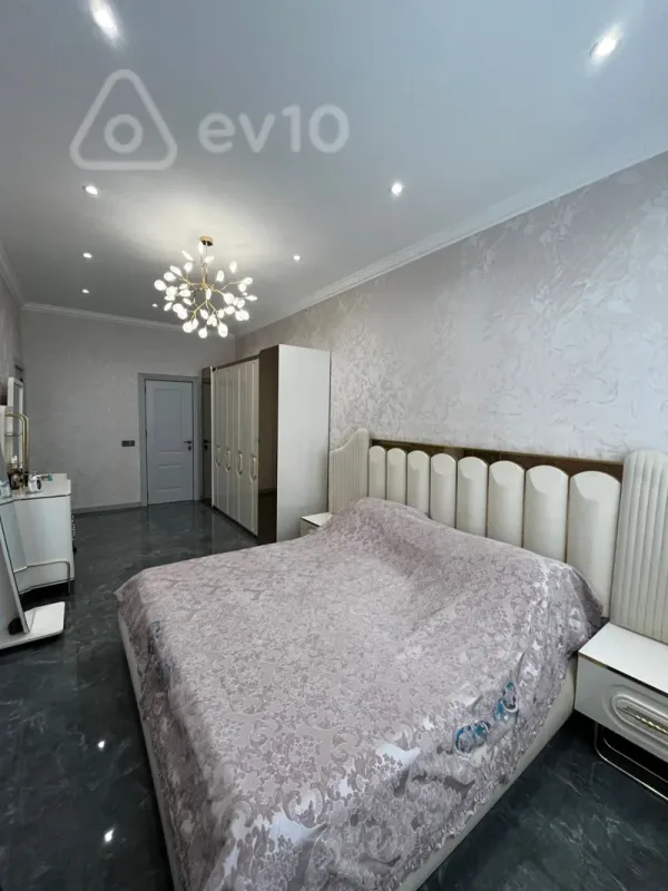 Satılır 4 otaqlı yeni tikili 170 m²