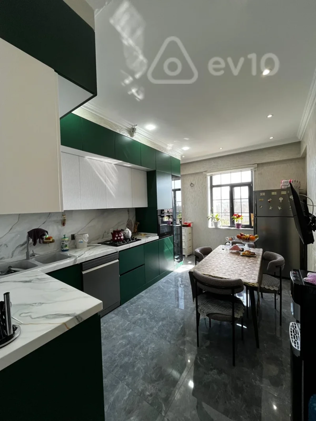 Satılır 4 otaqlı yeni tikili 170 m²