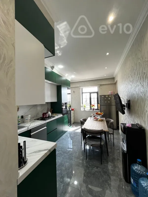 Satılır 4 otaqlı yeni tikili 170 m²