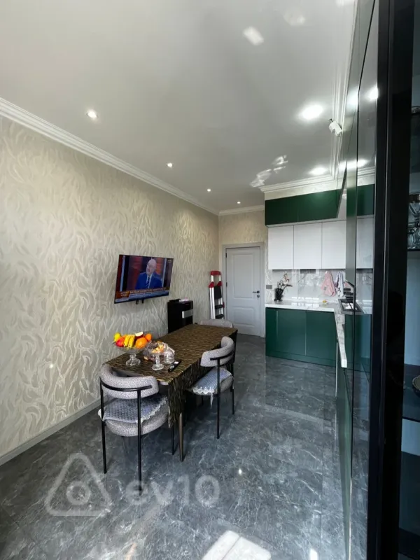 Satılır 4 otaqlı yeni tikili 170 m²