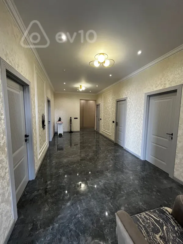 Satılır 4 otaqlı yeni tikili 170 m²