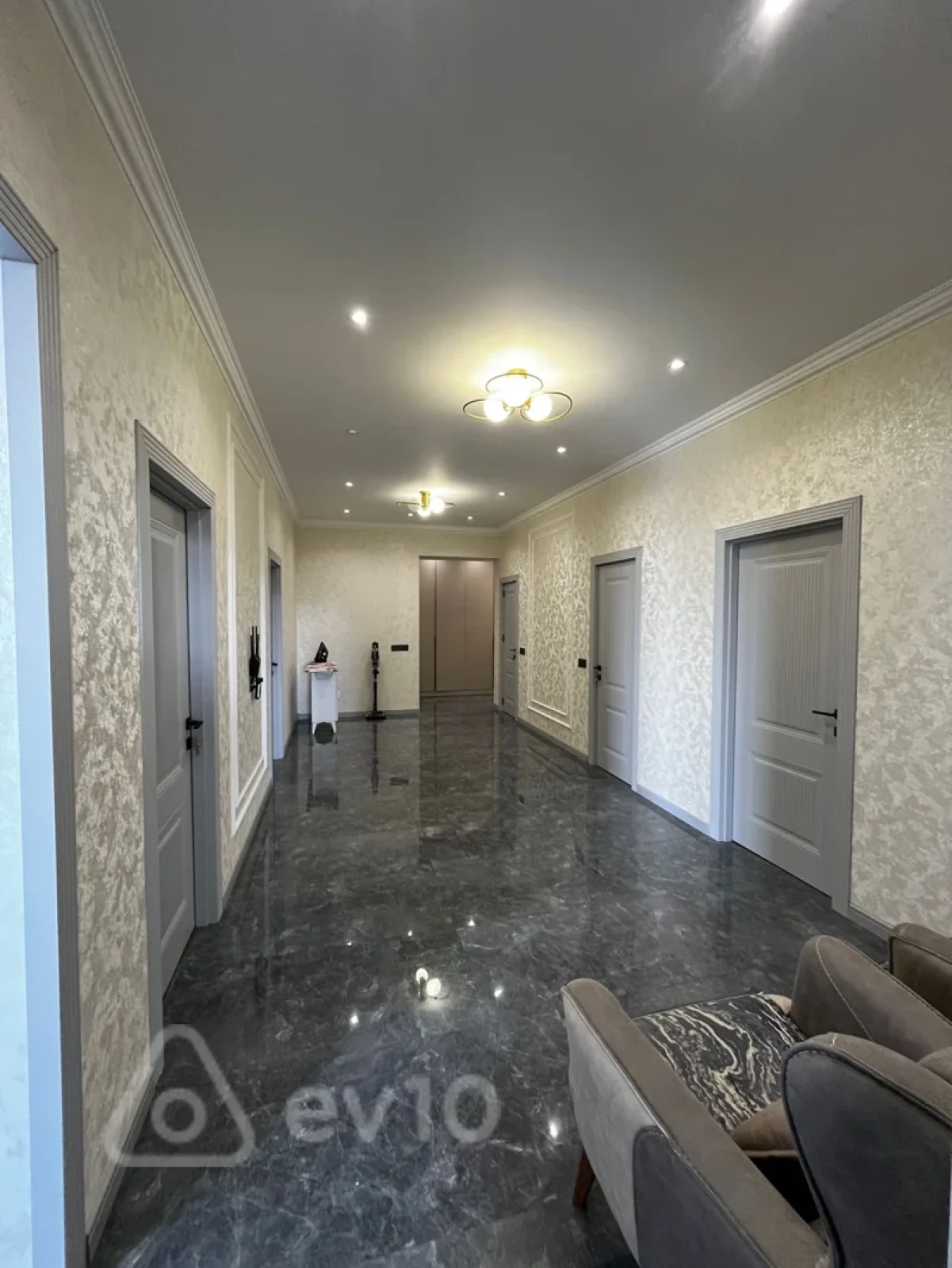 Satılır 4 otaqlı yeni tikili 170 m²