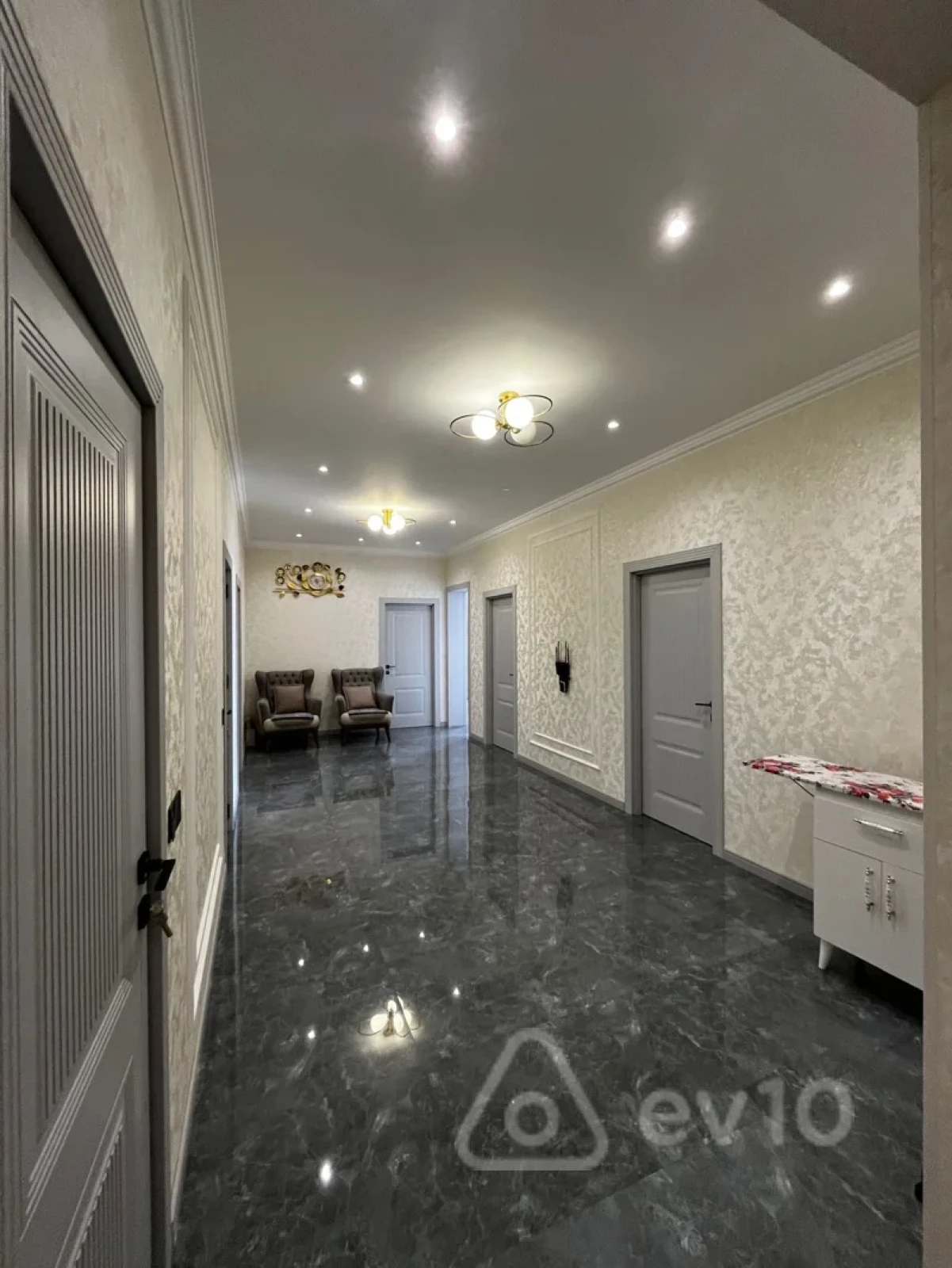 Satılır 4 otaqlı yeni tikili 170 m²